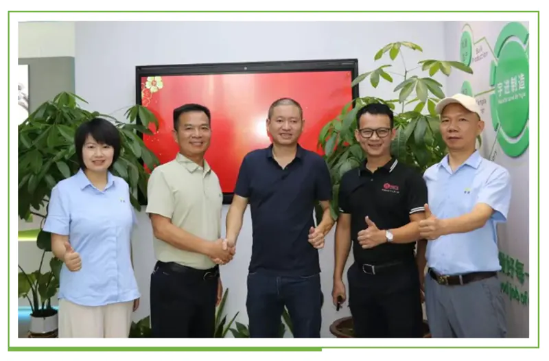 A vietnámi vásárlók meglátogatják a SPOTTLESS-t – „Mr. 4 Seconds” és a kis dolgok, amelyek számítanak